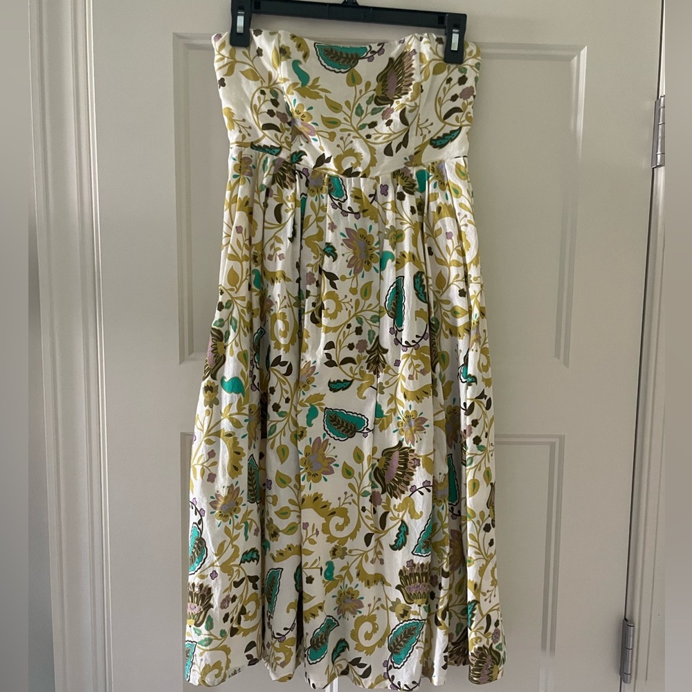 Strapless Floral dress with sequins details on some of the flowers